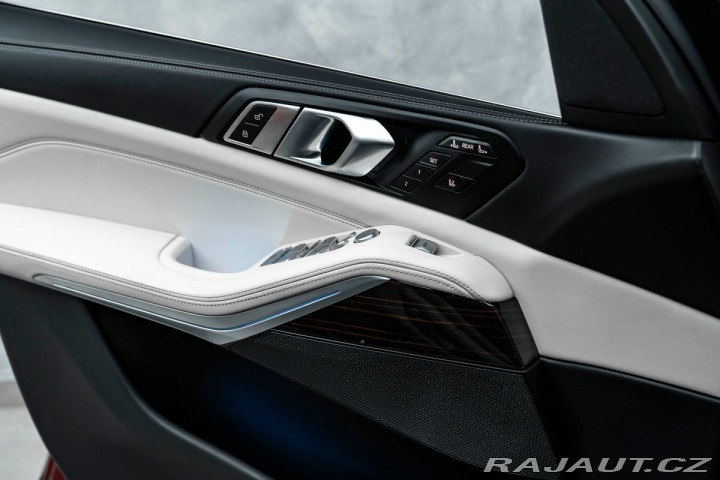BMW X7 40i 2023