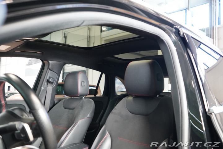 Mercedes-Benz GLA 250*4M*AMG*PANO*LED*ZÁRUK 2021