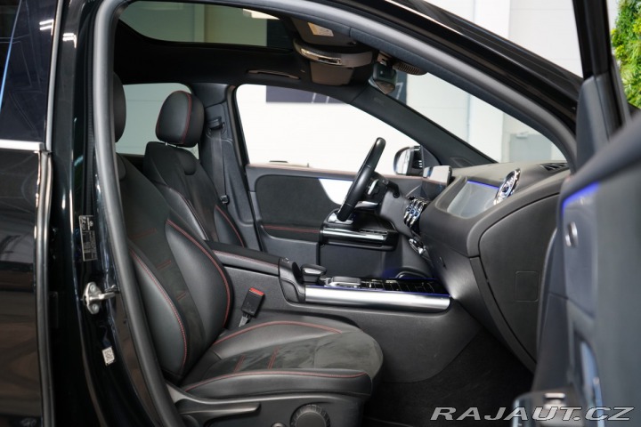 Mercedes-Benz GLA 250*4M*AMG*PANO*LED*ZÁRUK 2021