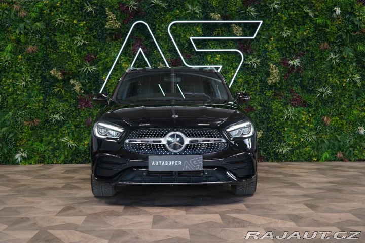 Mercedes-Benz GLA 250*4M*AMG*PANO*LED*ZÁRUK 2021