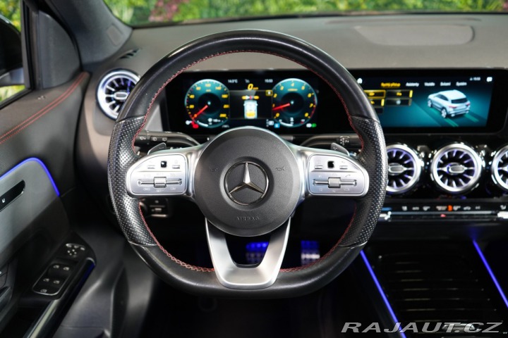 Mercedes-Benz GLA 250*4M*AMG*PANO*LED*ZÁRUK 2021