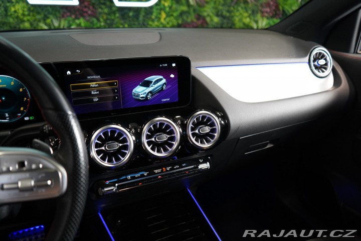 Mercedes-Benz GLA 250*4M*AMG*PANO*LED*ZÁRUK 2021