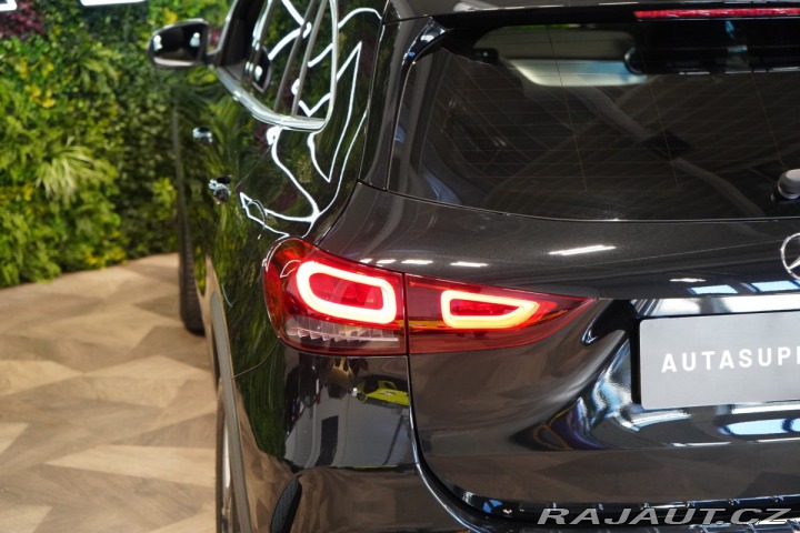 Mercedes-Benz GLA 250*4M*AMG*PANO*LED*ZÁRUK 2021