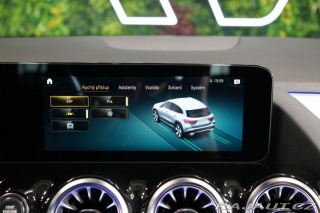 Mercedes-Benz GLA 250*4M*AMG*PANO*LED*ZÁRUK 2021