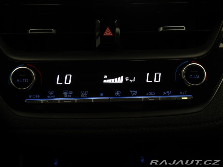 Toyota Corolla 1,8 HB Active Aut. DPH CZ 2022