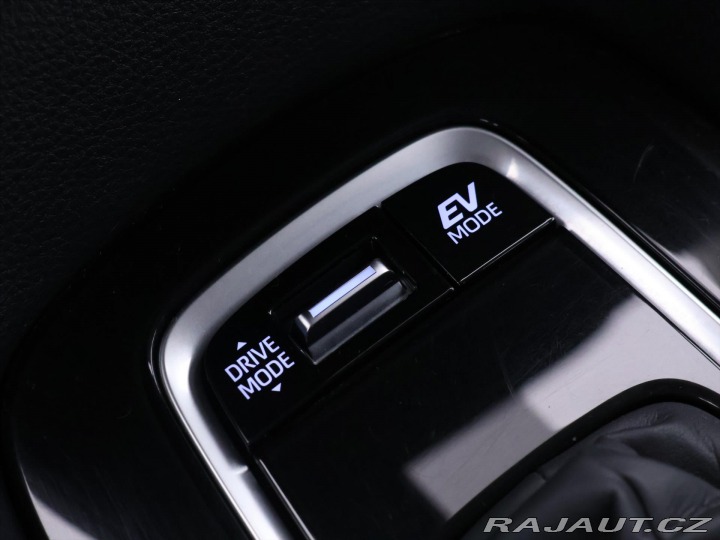 Toyota Corolla 1,8 HB Active Aut. DPH CZ 2022