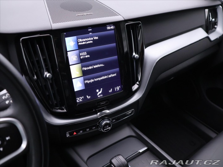 Volvo XC60 2,0 145 kW D4 AWD Momentu 2021