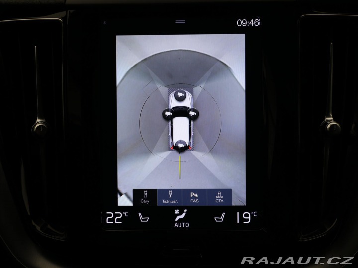 Volvo XC60 2,0 145 kW D4 AWD Momentu 2021