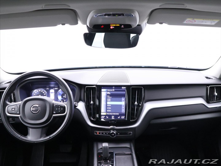Volvo XC60 2,0 145 kW D4 AWD Momentu 2021