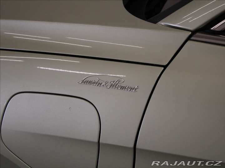 Škoda Superb 1,5 TSi PHEV L&K 1 81 2025