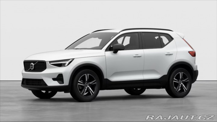 Volvo XC40 2,0 B4 PLUS BLACK EDITI 2026