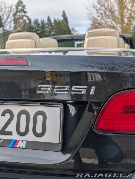 BMW 3 3,0   325i (E93) – 6válců 2007