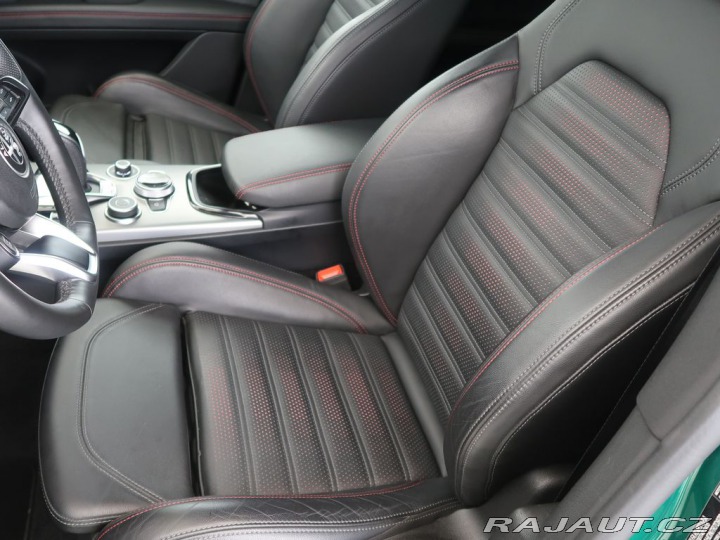 Alfa Romeo Stelvio 2.0TURBO,CZ,1Maj,ITALIANO 2025