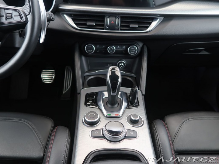 Alfa Romeo Stelvio 2.0TURBO,CZ,1Maj,ITALIANO 2025