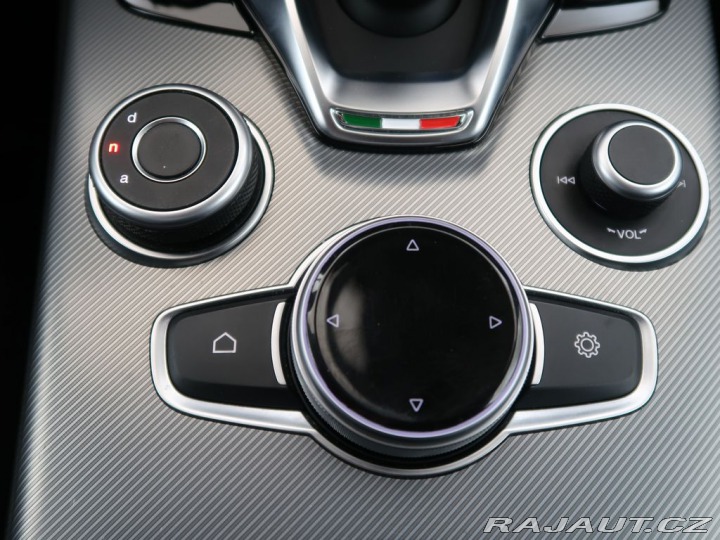 Alfa Romeo Stelvio 2.0TURBO,CZ,1Maj,ITALIANO 2025