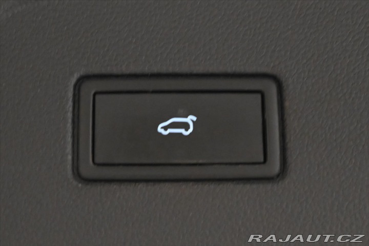 Volkswagen Touran 2,0 TDI 110kW DSG 7Míst Z 2020