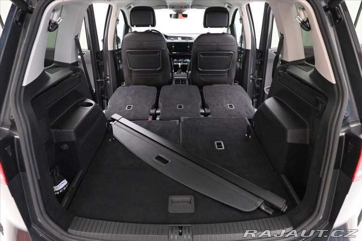 Volkswagen Touran 2,0 TDI 110 KW DSG 7 MÍST 2021