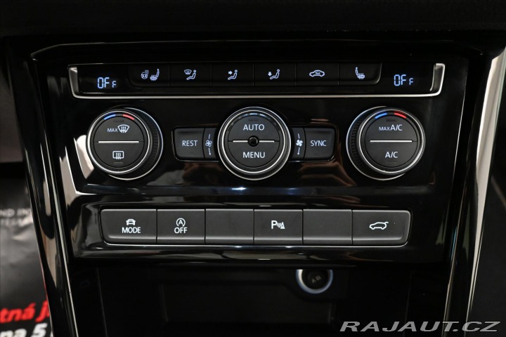 Volkswagen Touran 2,0 TDI 110 KW DSG 7 MÍST 2021