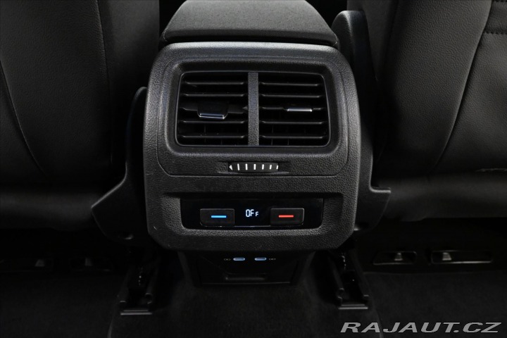 Volkswagen Touran 2,0 TDI 110 KW DSG 7 MÍST 2021