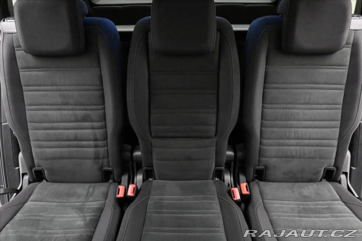 Volkswagen Touran 2,0 TDI 110 KW DSG 7 MÍST 2021