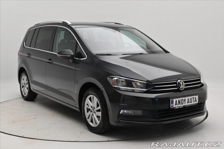 Volkswagen Touran 2,0 TDI 110 KW DSG 7 MÍST 2021