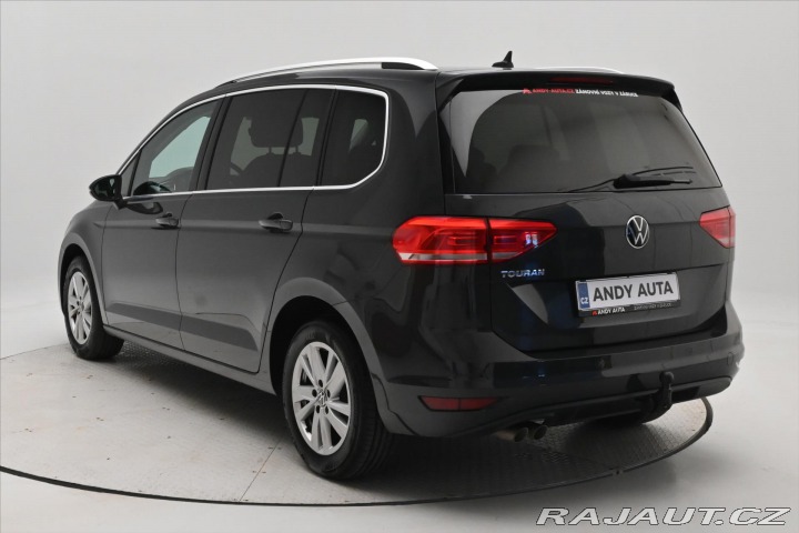 Volkswagen Touran 2,0 TDI 110 KW DSG 7 MÍST 2021