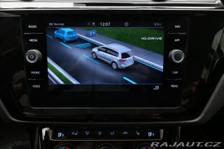 Volkswagen Touran 2,0 TDI 110 KW DSG 7 MÍST 2021