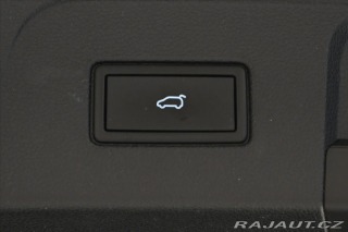 Volkswagen Touran 2,0 TDI 110 KW DSG 7 MÍST 2021