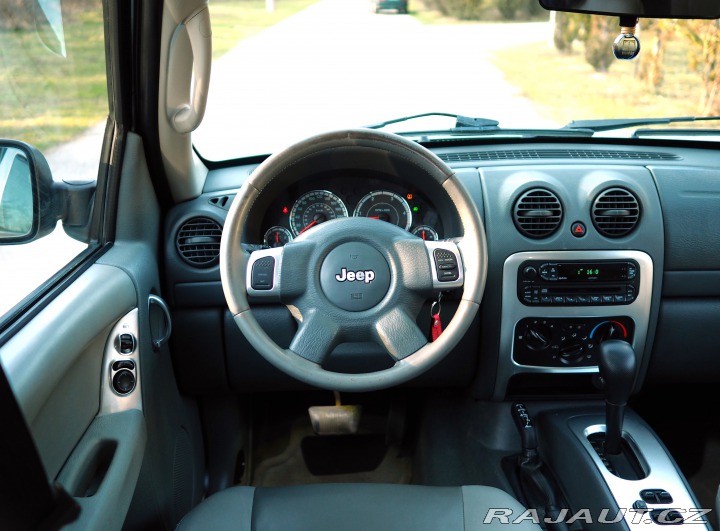 Jeep Cherokee 2.8CRD 120kW 4x4 LIMITED 2006