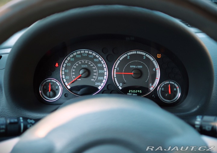 Jeep Cherokee 2.8CRD 120kW 4x4 LIMITED 2006