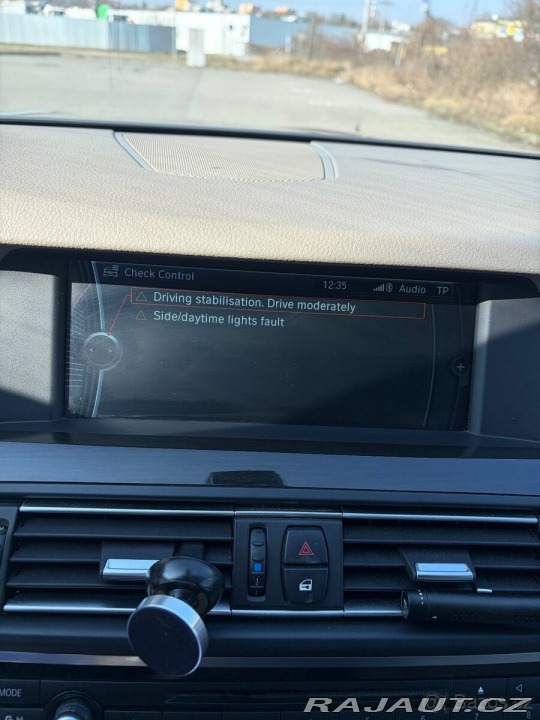 BMW 5 3,0 f10 530D 1800