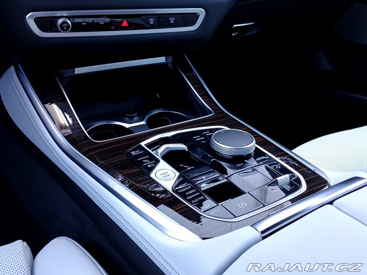 BMW X5 xDrive50e 2025