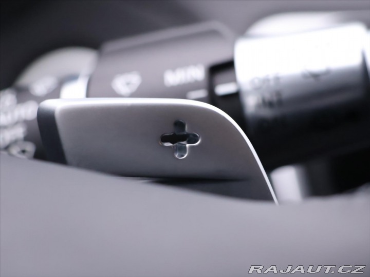 Land Rover Range Rover Velar 2,0 D200 SD4 150kW AWD Ků 2021