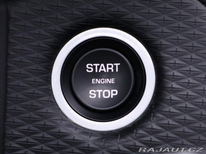 Land Rover Range Rover Velar 2,0 D200 SD4 150kW AWD Ků 2021