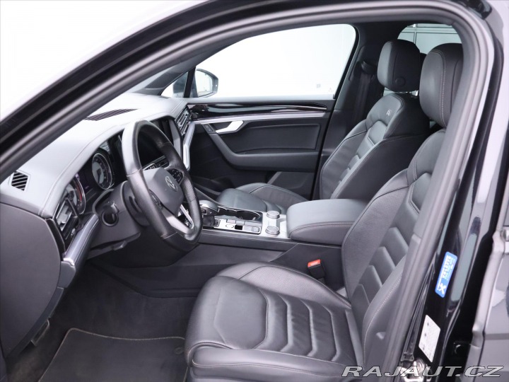 Volkswagen Touareg 3,0 R-Line Tiptronic CZ D 2021