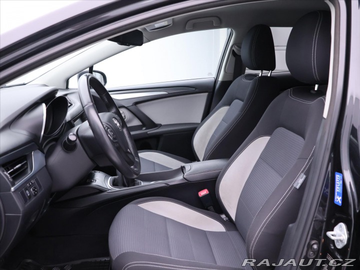 Toyota Avensis 2,0 D-4D 105kW Navi LED T 2016