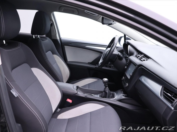 Toyota Avensis 2,0 D-4D 105kW Navi LED T 2016