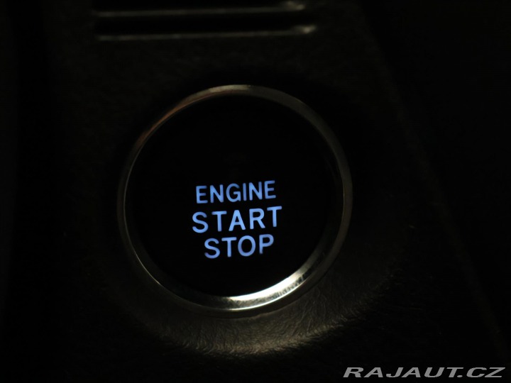 Toyota Avensis 2,0 D-4D 105kW Navi LED T 2016