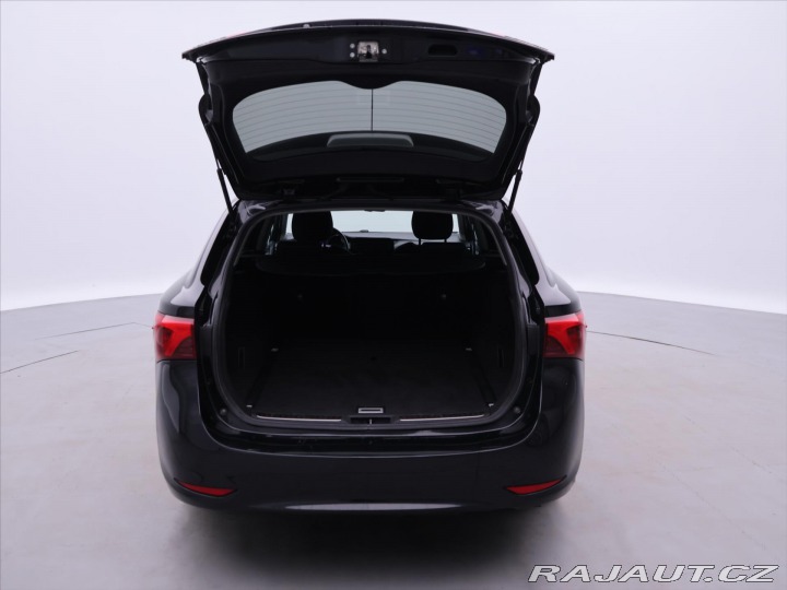 Toyota Avensis 2,0 D-4D 105kW Navi LED T 2016