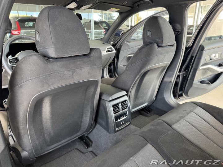 BMW 3 330i xDrive*M-SPORT*Distr 2025