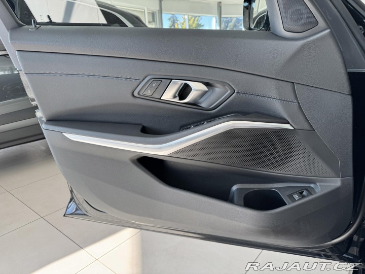 BMW 3 330i xDrive*M-SPORT*Distr 2025