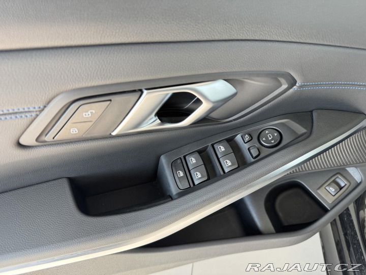 BMW 3 330i xDrive*M-SPORT*REZER 2025