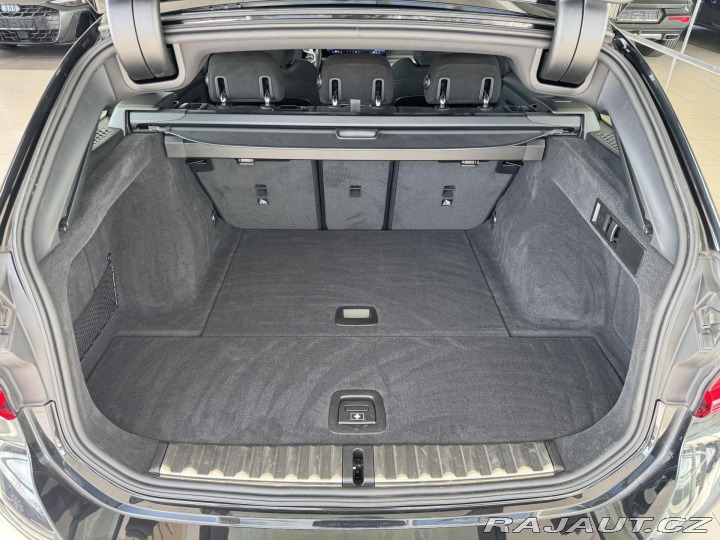 BMW 3 330i xDrive*M-SPORT*Distr 2025