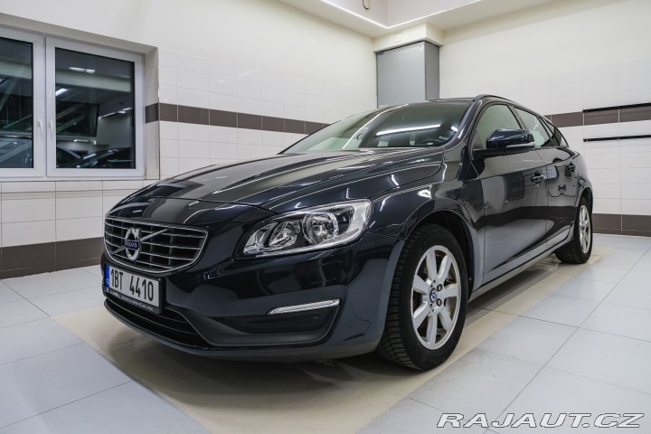 Volvo V60 2.0 D3 100kW man. pětivál 2014