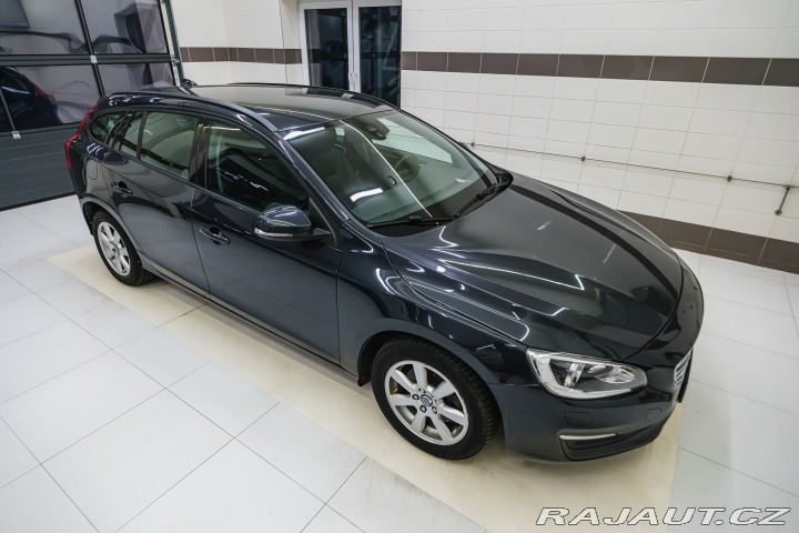 Volvo V60 2.0 D3 100kW man. pětivál 2014