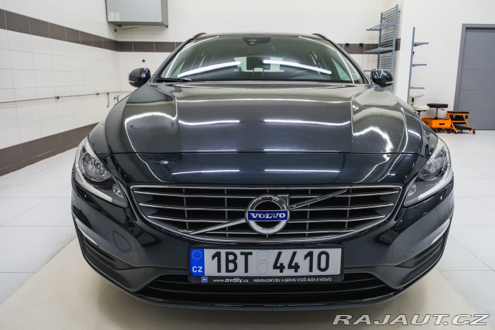 Volvo V60 2.0 D3 100kW man. pětivál 2014