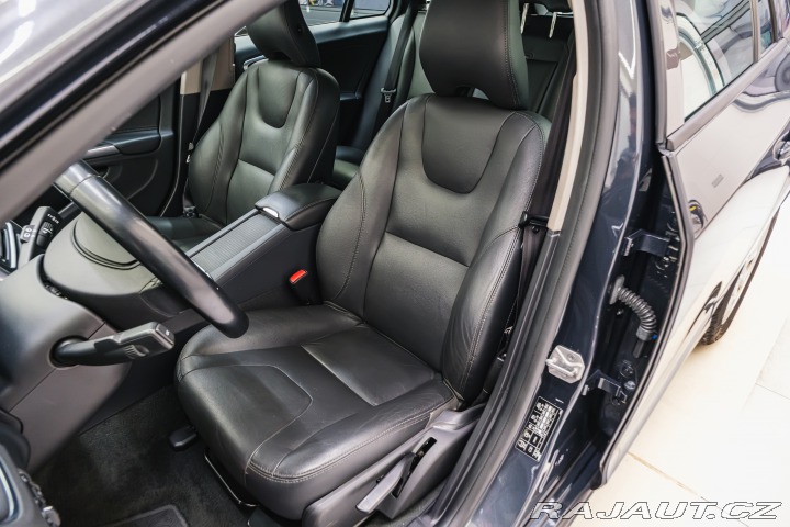 Volvo V60 2.0 D3 100kW man. pětivál 2014