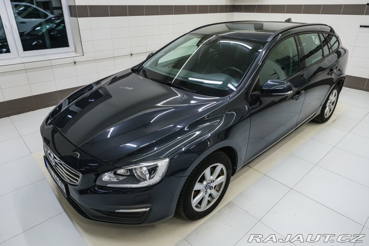 Volvo V60 2.0 D3 100kW man. pětivál 2014