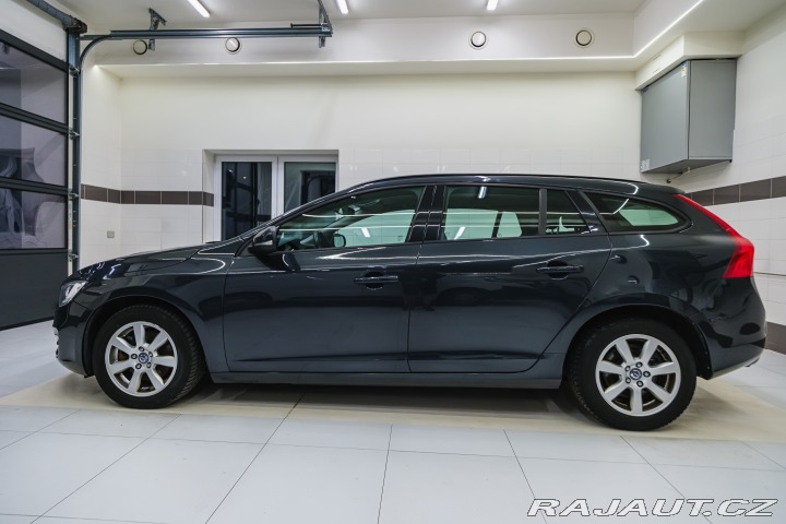 Volvo V60 2.0 D3 100kW man. pětivál 2014
