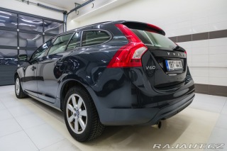 Volvo V60 2.0 D3 100kW man. pětivál 2014